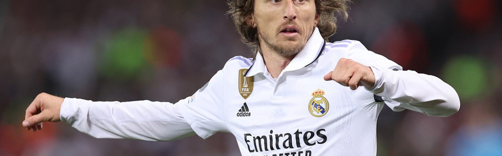  甘冈老将宝刀未老，替补登场绝杀救主