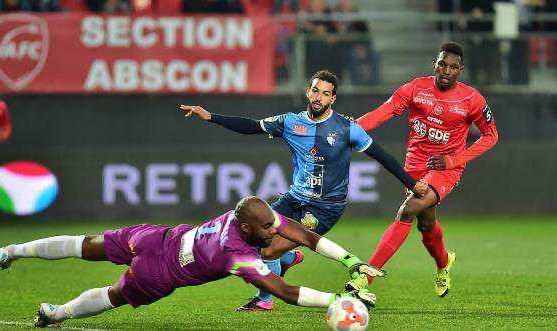  格勒诺布尔门将神扑救主，多次化解必进球化险为夷