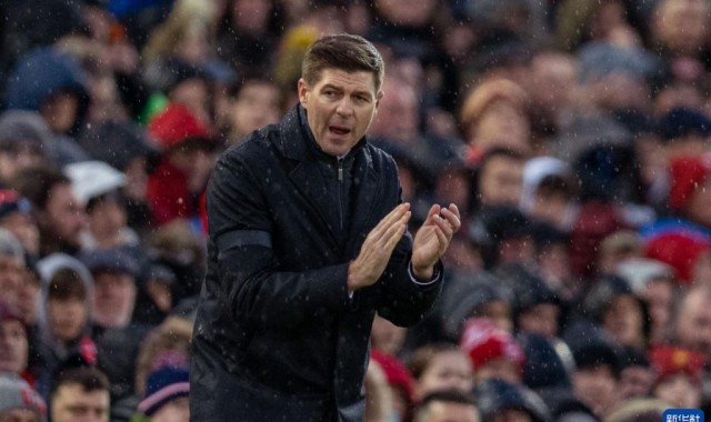  利物浦防线失误不断 主场不敌阿斯顿维拉  