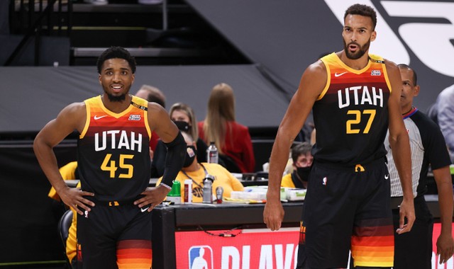  三球24+12黄蜂终结骑士连胜  