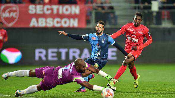  格勒诺布尔门将神扑救主，多次化解必进球化险为夷